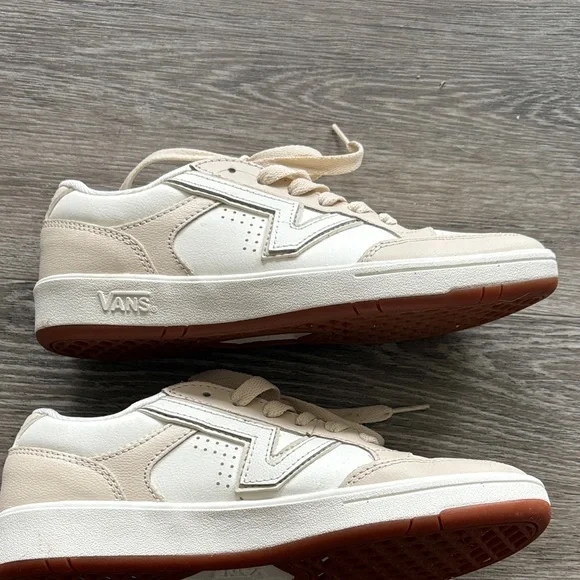Vans Women's Beige and White Sneakers - Picture 3 of 4